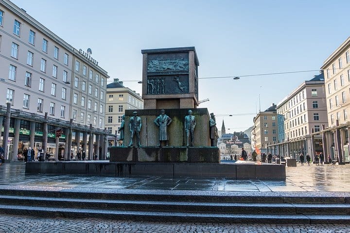 Bergen Private Walking Tour With A Professional Guide 2