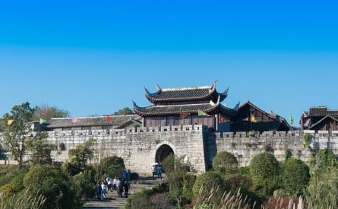 Private Tour of Tianhetan and Qingyan Ancient Town in Guiyang