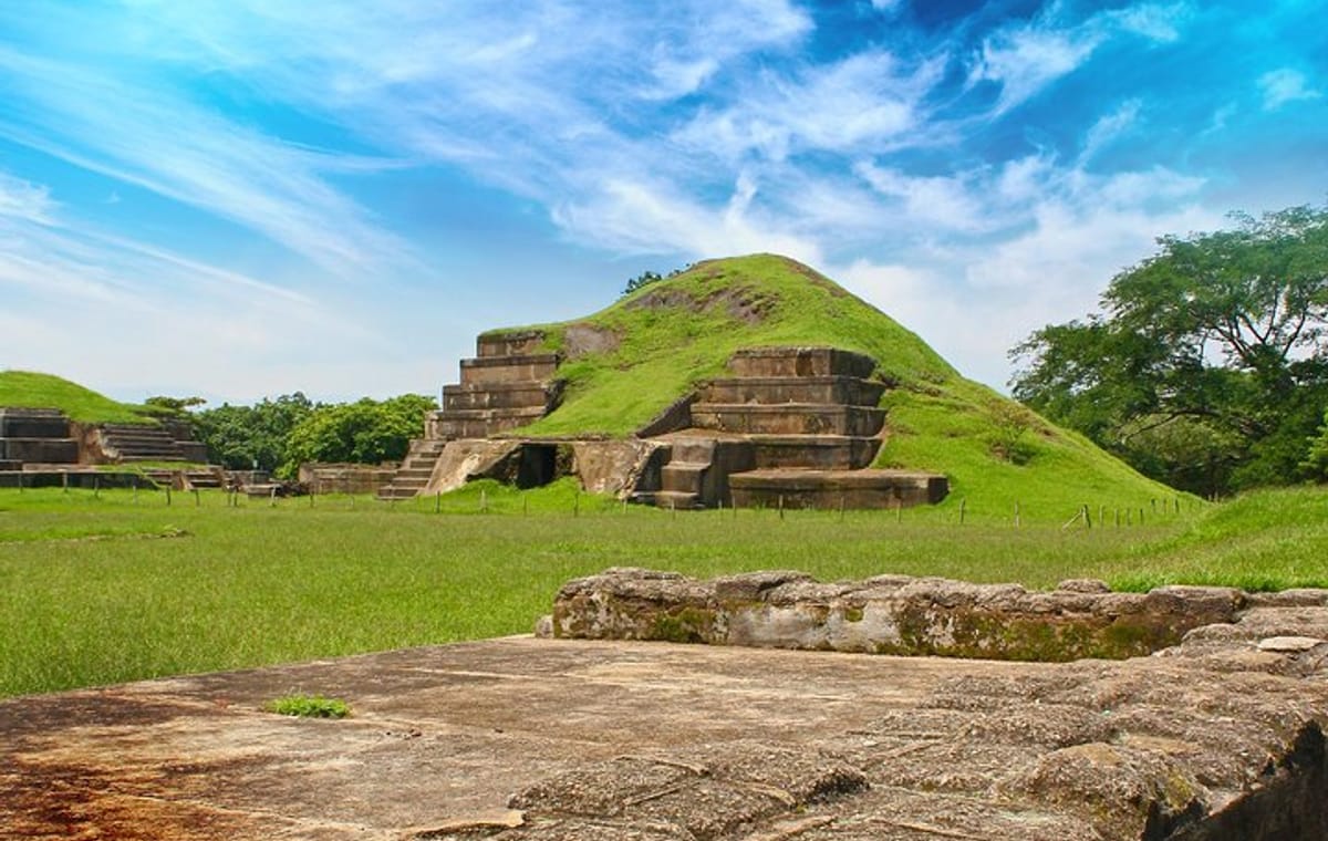 The best Full Day Combo Tour – Volcanoes, Lake & Mayan Sites