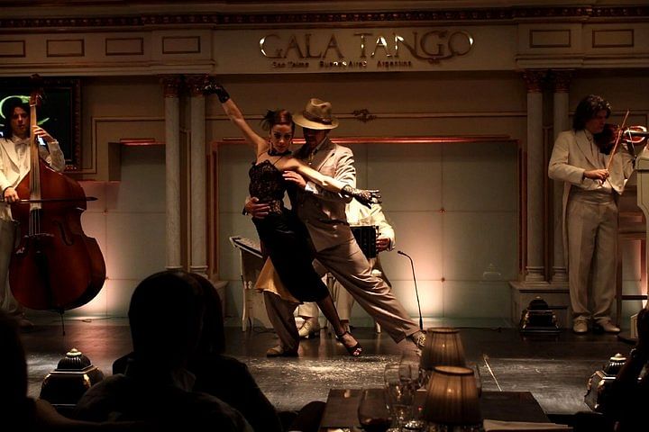 Gala Tango Show with Private Transfers in San Telmo, Buenos Aires