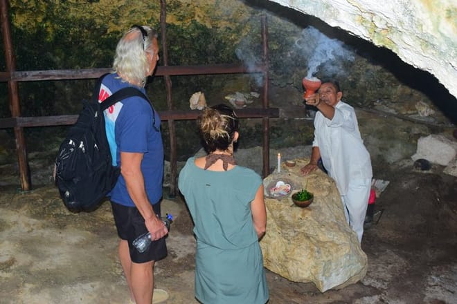 Aventura en cenote Yaxmuul Ceremonia y rapel del chamán maya