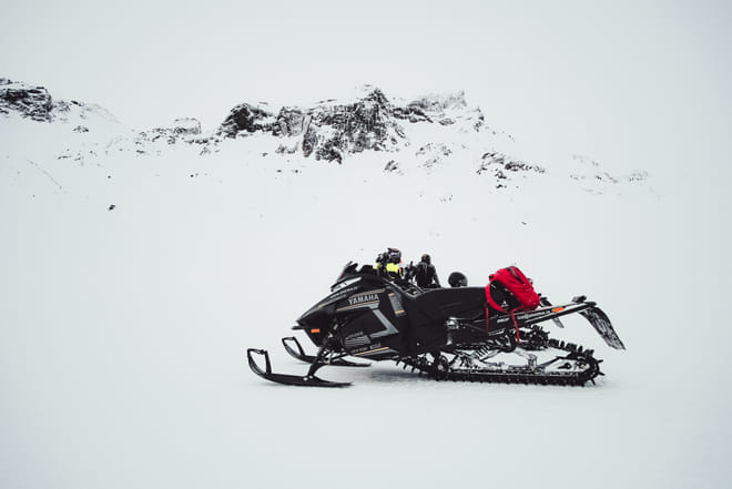 Glacier Rush – Fast pace snowmobile - SnoMo Glacier rush one hour photo 2