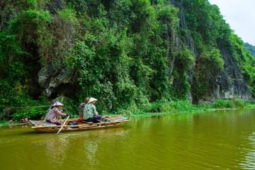 Ninh Bình Day Tour: Explore Bai Dinh and Trang An Highlights