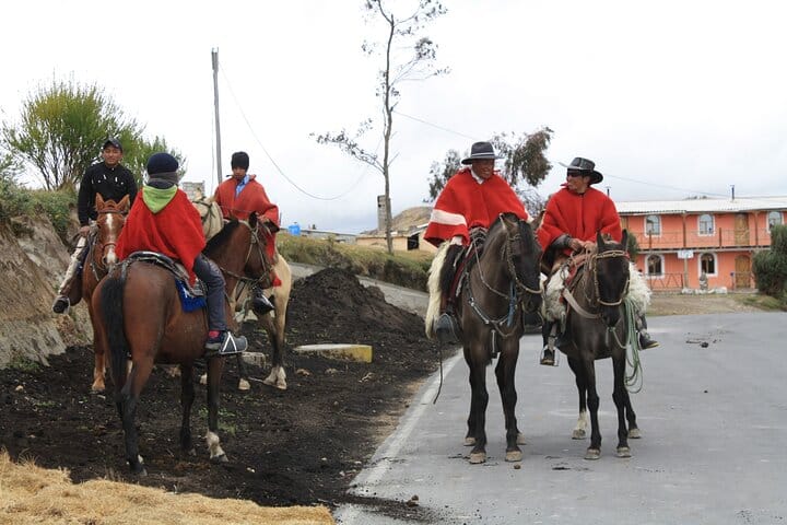 Private tour from Quito to the Quilotoa Lagoon, Toachi Canyon