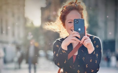 Private Smartphone Photography Class in Barcelona's Park Ciutadella