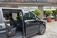Dublin Airport Temple Bar Dublin City Private Car MPV Transfer 3