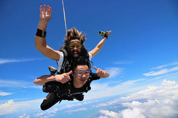 From Pattaya: Tandem Skydive Admission Ticket