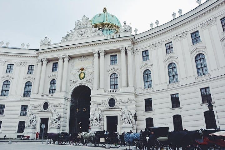 4 Days / 3 nights Vienna-Prague-Bratislava Private Tour Package from Budapest 10