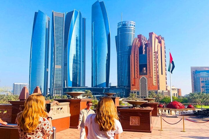 Private - Half Day with Louvre and Qasr Al Watan  4