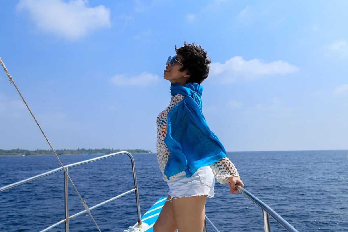 Maldives Dolphin Cruise, Sandbank Adventure & Local Island Tour