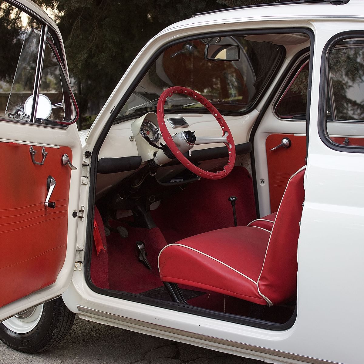 BUONGIORNO FIAT 500! Classic Guided Wine Tour in Chianti Wine Region included Tuscan Lunch and tasting (6 hrs)