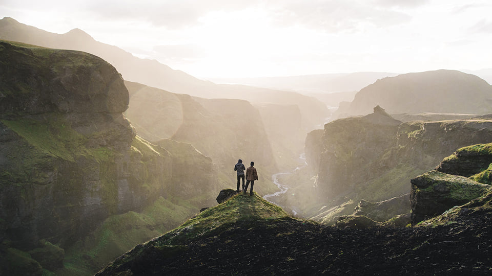 Fimmvörðuháls hike: one day or two?