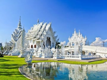 Chiang Mai Day Tour to White and Blue Temples in Chiang Rai
