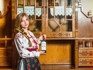 Classic Car Tour of Old Orhei and Cricova Wine Cellars