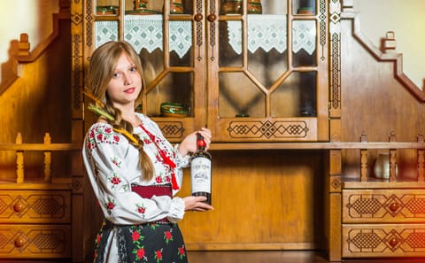 Classic Car Tour of Old Orhei and Cricova Wine Cellars