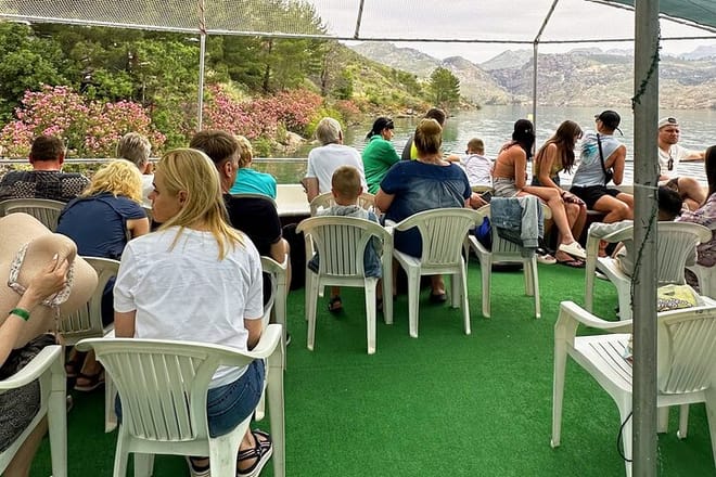 Green Canyon Boat with Lunch & Transfer from Side 8