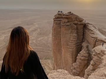 3-Day Tour: Edge of the World, City tour and Red Sand from Riyadh