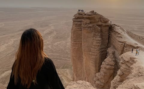 Edge of the World Hike and 4x4 Safari near Riyadh