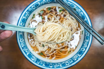 Suzhou Food Tour in Historic Alleyways and Gardens