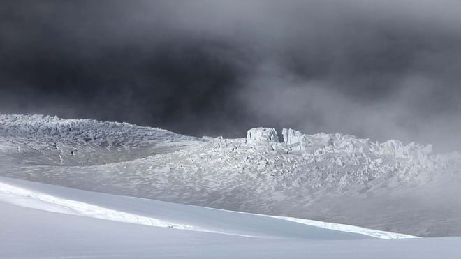 Hvannadalshnúkur summit - Group Rate photo 5