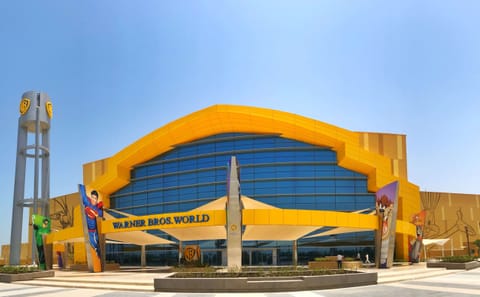 Abu Dhabi City Tour with Sheikh Zayed Mosque and Warner Bros. World