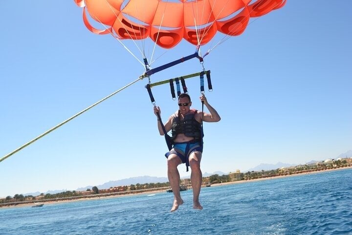 Hurghada : Parasailing Fly High Sea Adventure with Transfer 4