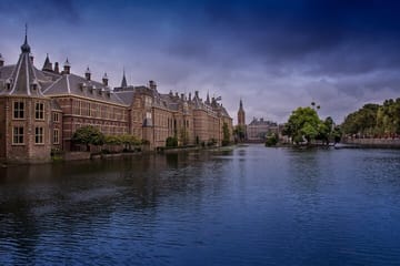 Cultural Walking Tour of Royal Palaces and Landmarks in The Hague