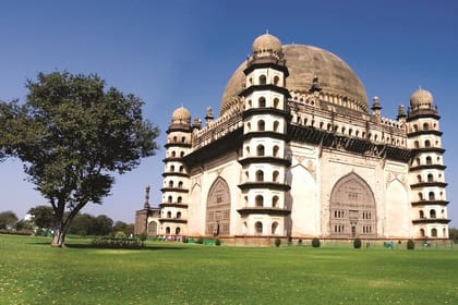 Hyderabad to Bijapur: Architectural Delights Tour