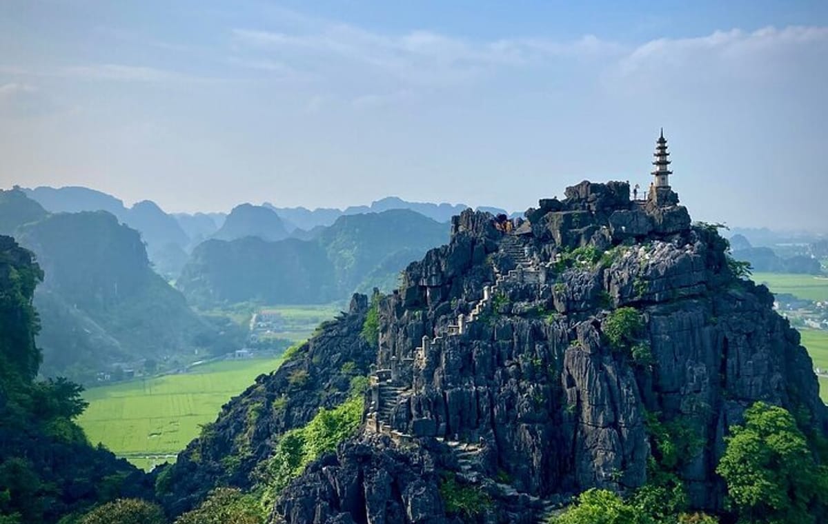 1 Day Luxury Tour in Bai Dinh,Trang An & Mua Cave Amazing View