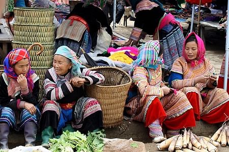 Explore Coc Ly Market and Tay Culture in Muong Khuong, Sapa