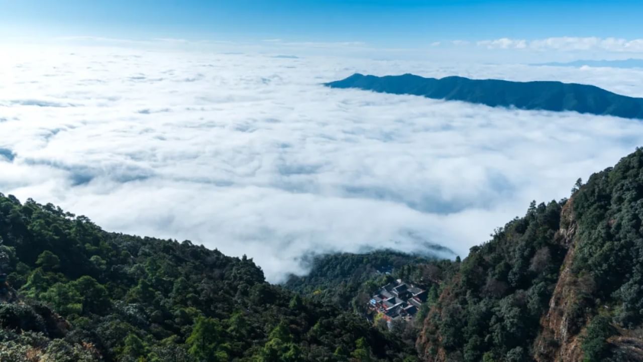 Cloud sea of Jizu Mt.