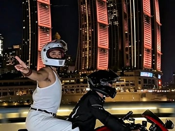 Chongqing Night Life Motorcycle Check in Two River Cruise 8D City