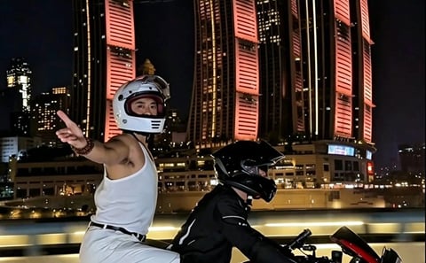 Chongqing Night Life Motorcycle Check in Two River Cruise 8D City