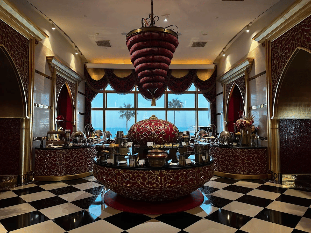 Dubai’s Burj Al Arab Dine & Unwind ( Your choice of the Finest Restaurant  Al Iwan – Al Muntaha or Al Mahara )