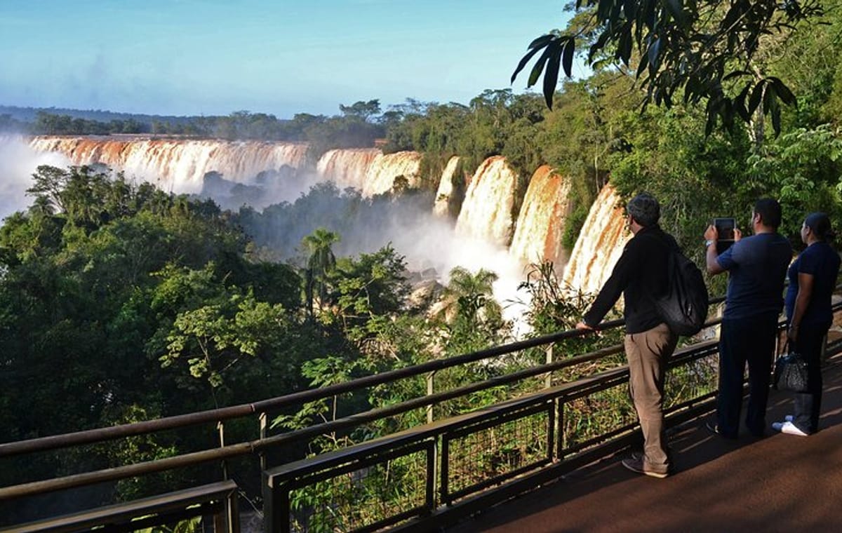 Iguazu Falls Private Day Trip from Buenos Aires with Airfare