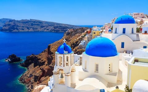 Island Hopping Tour of Paros, Naxos, and Santorini