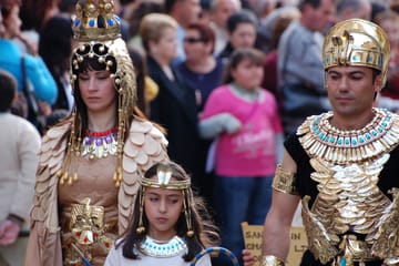 Good Friday Procession Tour with Guaranteed Seating in Żebbuġ