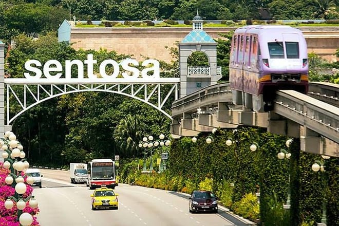 Sentosa Island S.E.A. Aquarium Entrance with Private Transfer from Singapore photo 3