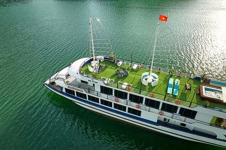 Deluxe Halong Bay Small Group Cruise with Kayaking and Scenic Views
