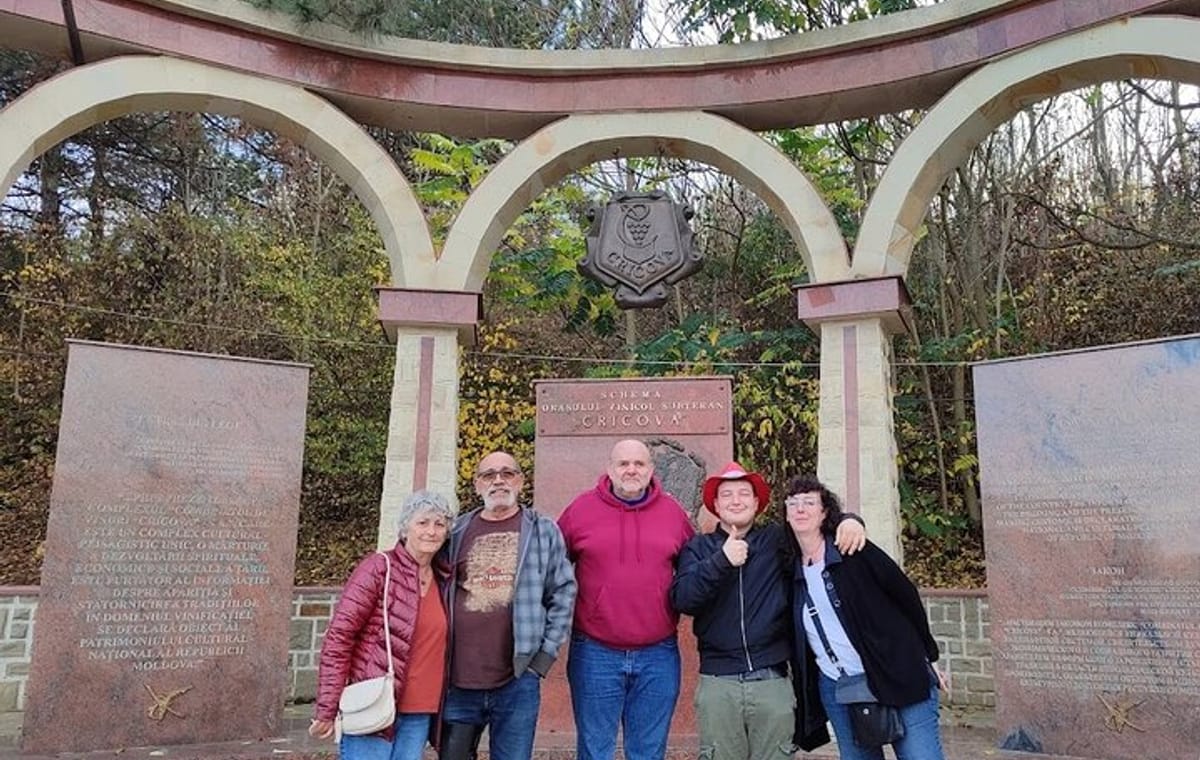 1 DAY:Chisinau Sightseeing Tour &Cricova Cellar wine Tasting