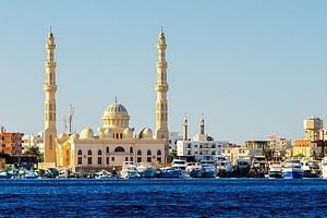 Hurghada Private City Tour with Catamaran Sea Trip and Parasailing - Hurghada