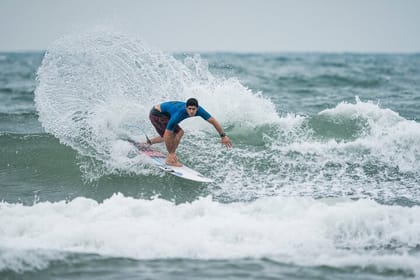 Private Full-Day Surf & Wine Tour at Casa del Bosque