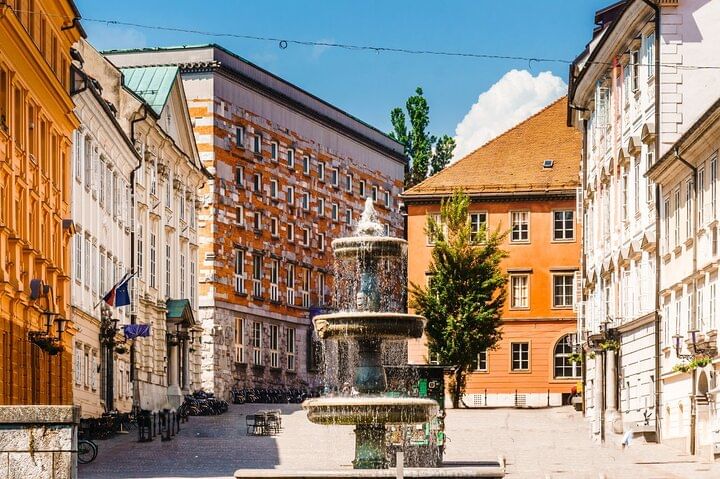 Novi Trg and National University Library