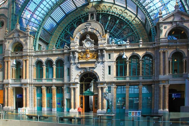 Antwerp Private Walking Tour With A Professional Guide photo 2