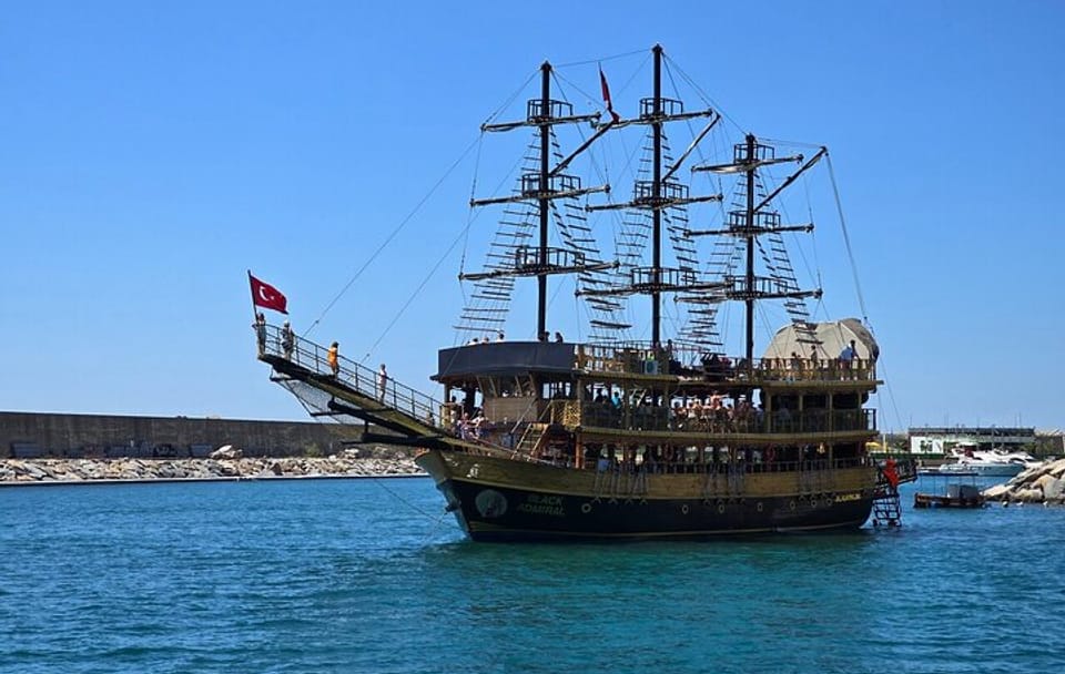 Alanya Pirate Boat Trip with Lunch & Free Soft Drinks