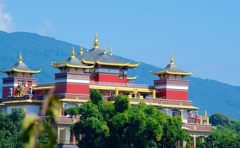 1 Night Stay in Boudha with Pasupatinath and Baudhanath Tour