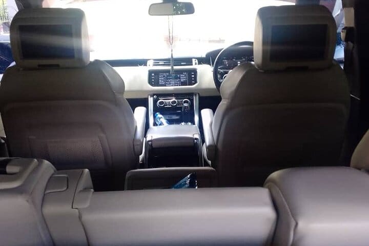 Luxury Zanzibar Airport Transfer in Range Rover Sport 3