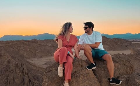Jeep Stargazing Dinner Experience in Hurghada Desert