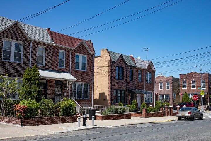 New York Contrasts Tour + Upper & Lower Manhattan Spanish/English