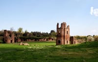 Appian way Walking tour and Catacombs of Rome 4